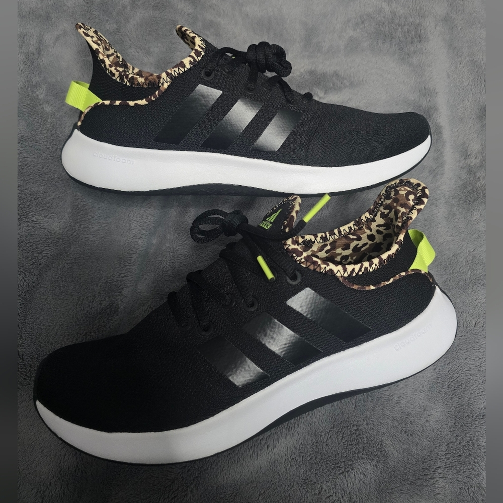 NEW Adidas Cloudfoam Comfort Sneakers Sz 9